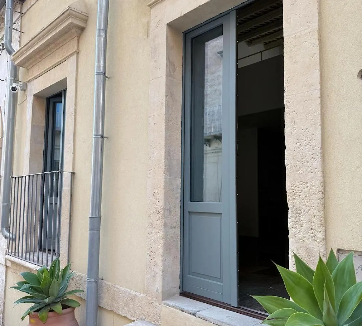 Code24 Villa Noto 0*,